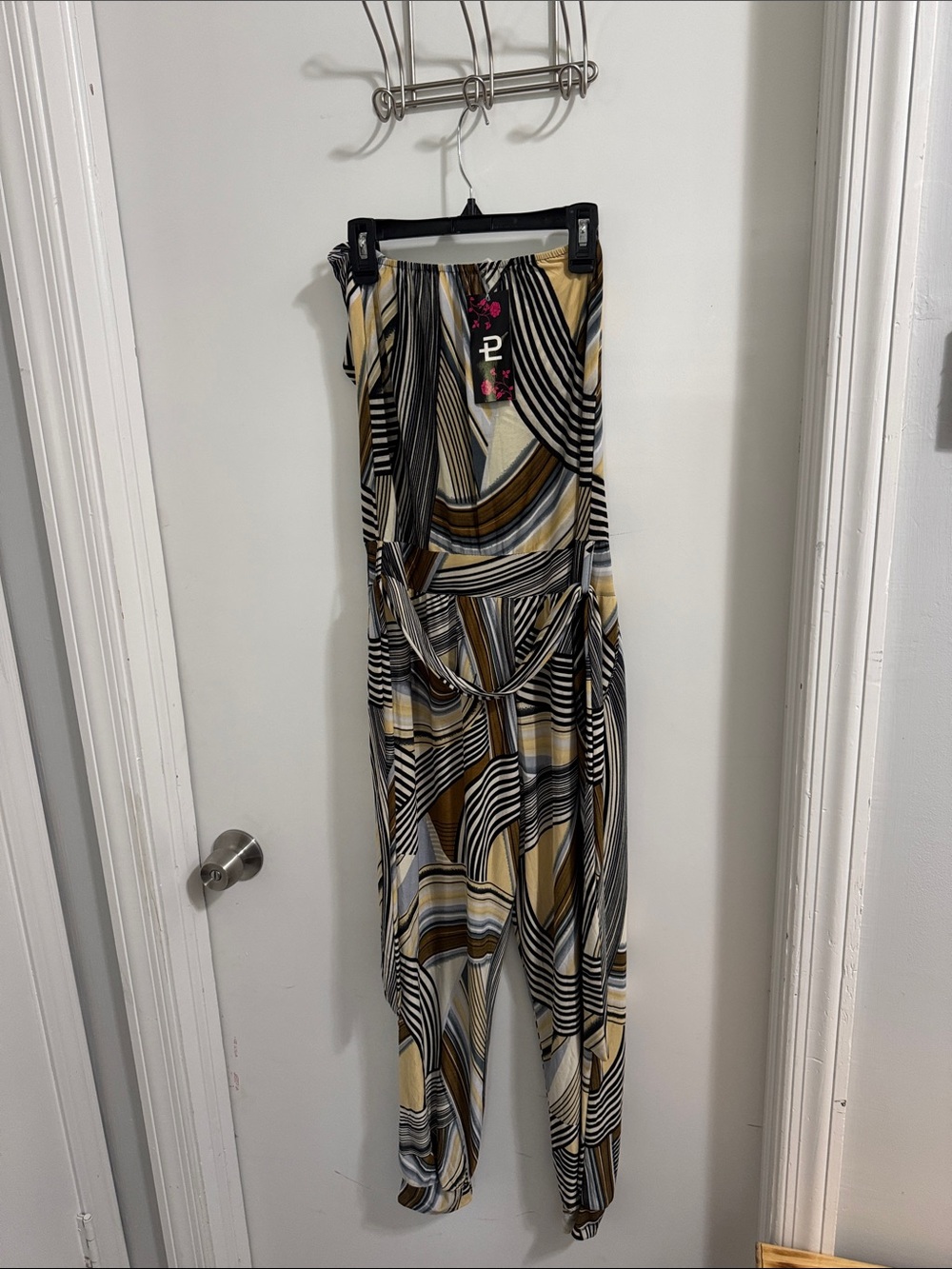 One-Shoulder Geometric Print jumper in Mustard, Black & Cream